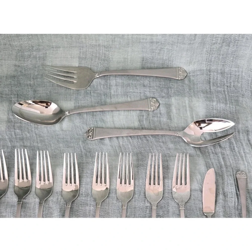 Onieda Bionco Stainless Satin Finish Lot 8‎ Dinner Forks & 5 Serving Pieces
